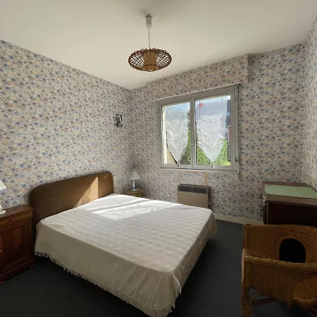 Lejlighed Rdc Avec Jardin A 500m De La Et 800m Des Commerces - Fr-1-361-493