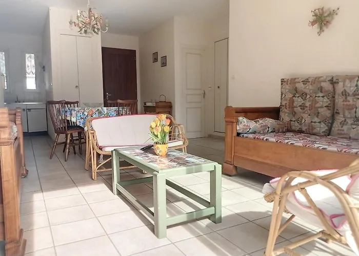 Rdc Avec Jardin A 500m De La Et 800m Des Commerces - Fr-1-361-493 * 瑞卢维尔莱潘