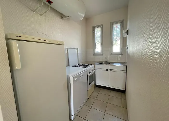 公寓 Rdc Avec Jardin A 500m De La Et 800m Des Commerces - Fr-1-361-493 瑞卢维尔莱潘