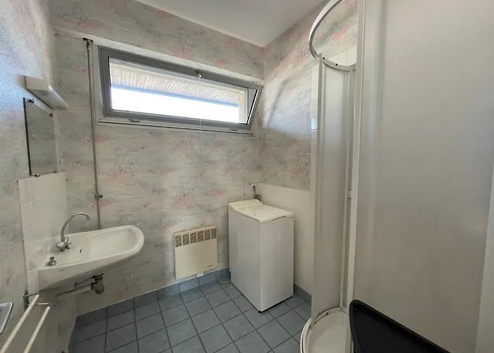 Rdc Avec Jardin A 500m De La Et 800m Des Commerces - Fr-1-361-493 公寓 *