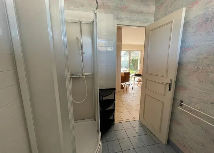 Rdc Avec Jardin A 500m De La Et 800m Des Commerces - Fr-1-361-493 瑞卢维尔莱潘